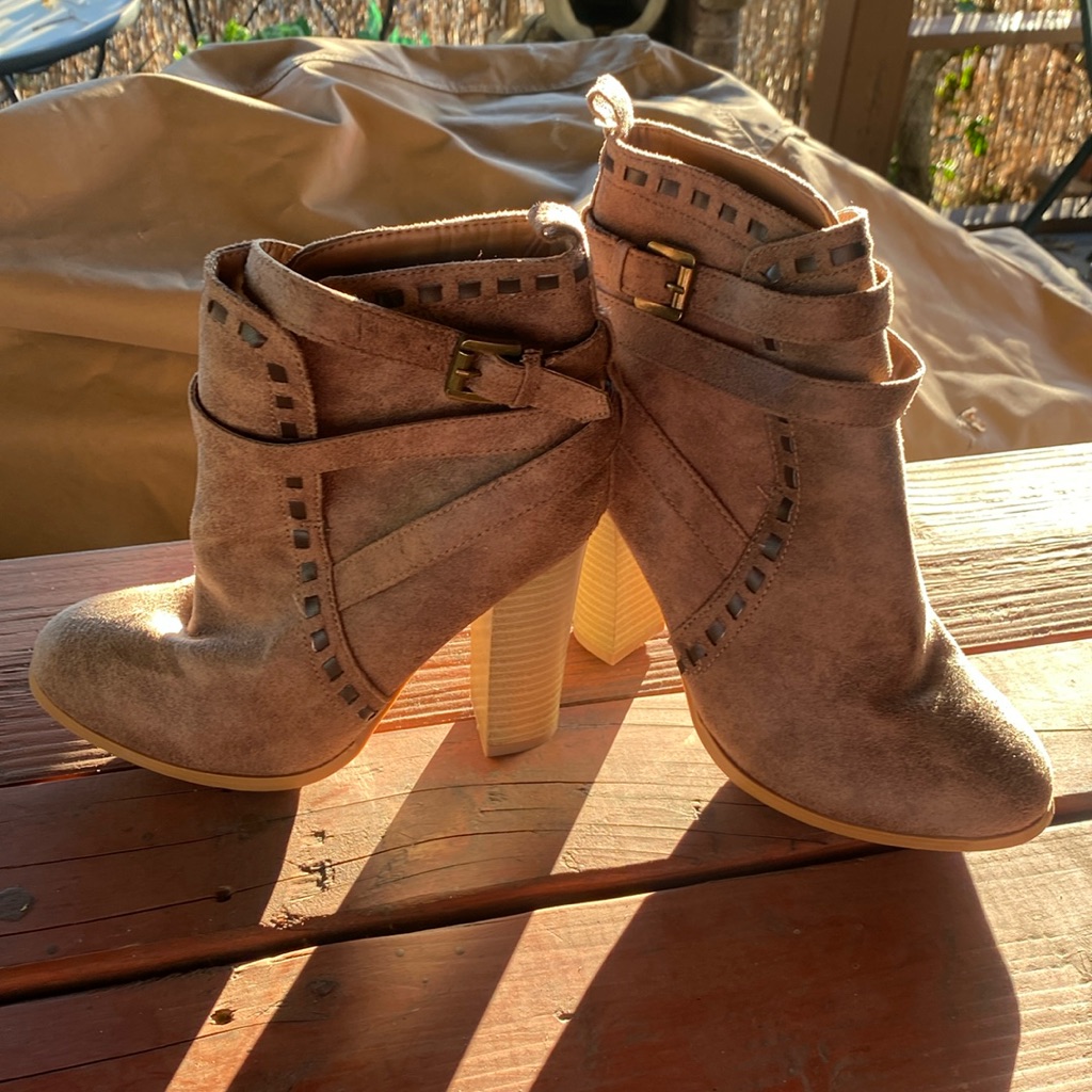 Ankle Boots By Venus 727